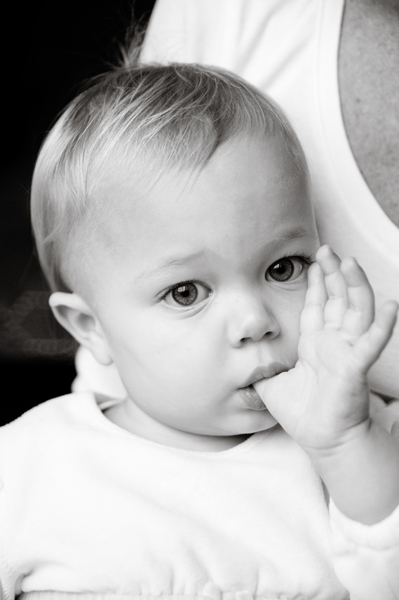 20101112Olivia_0003-bw-600
