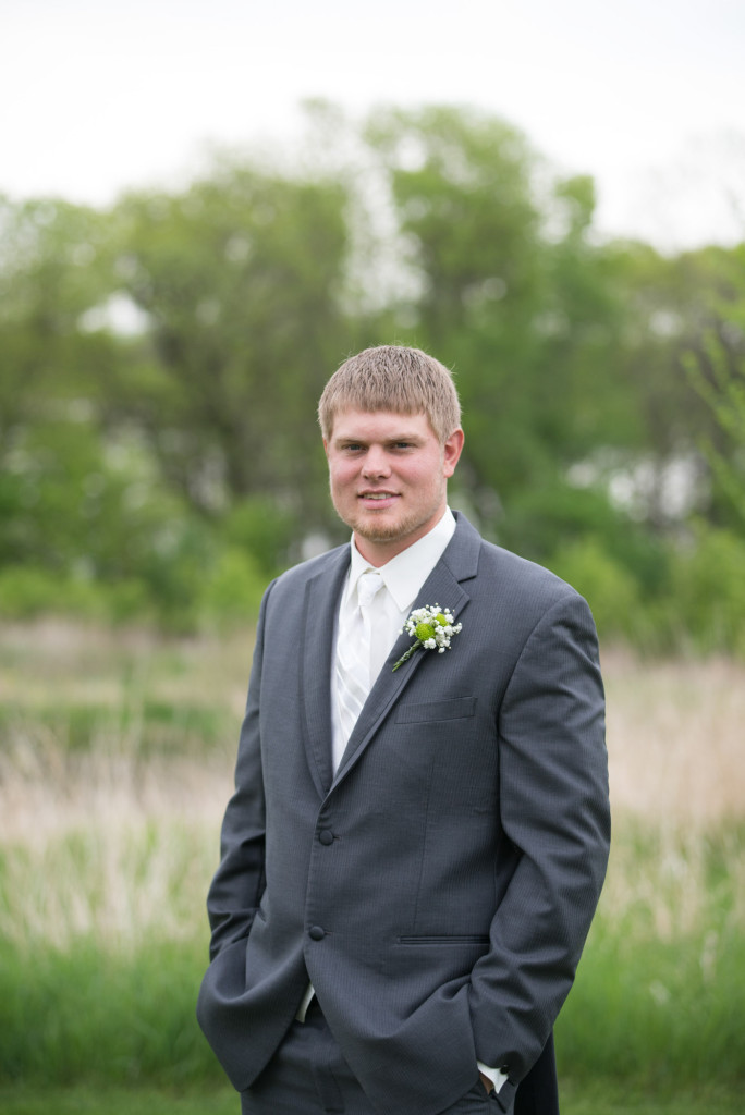 Danielle and Jared's spring wedding in Buffalo, MN