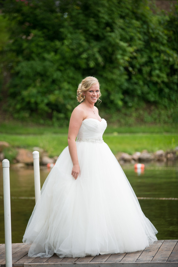 Gigi and Matt's nautical wedding on Lake Minnetonka