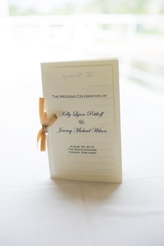 Kelly and Jeremy's summer wedding on the St. Croix river in Hudson, WI