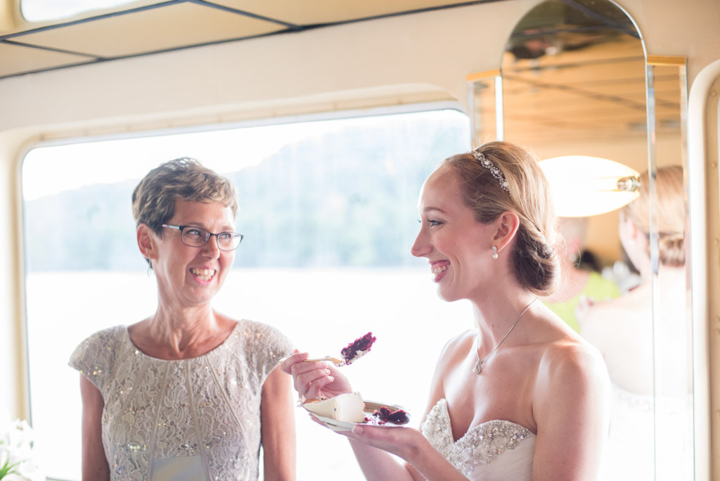 Kelly and Jeremy's summer wedding on the St. Croix river in Hudson, WI