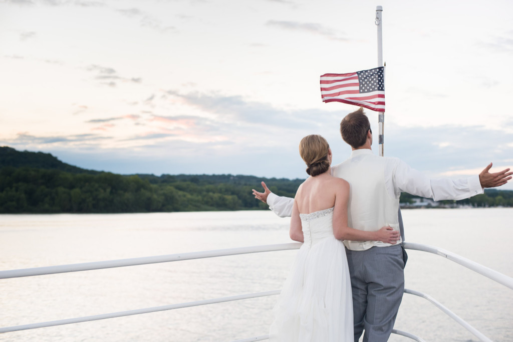 Kelly and Jeremy's summer wedding on the St. Croix river in Hudson, WI