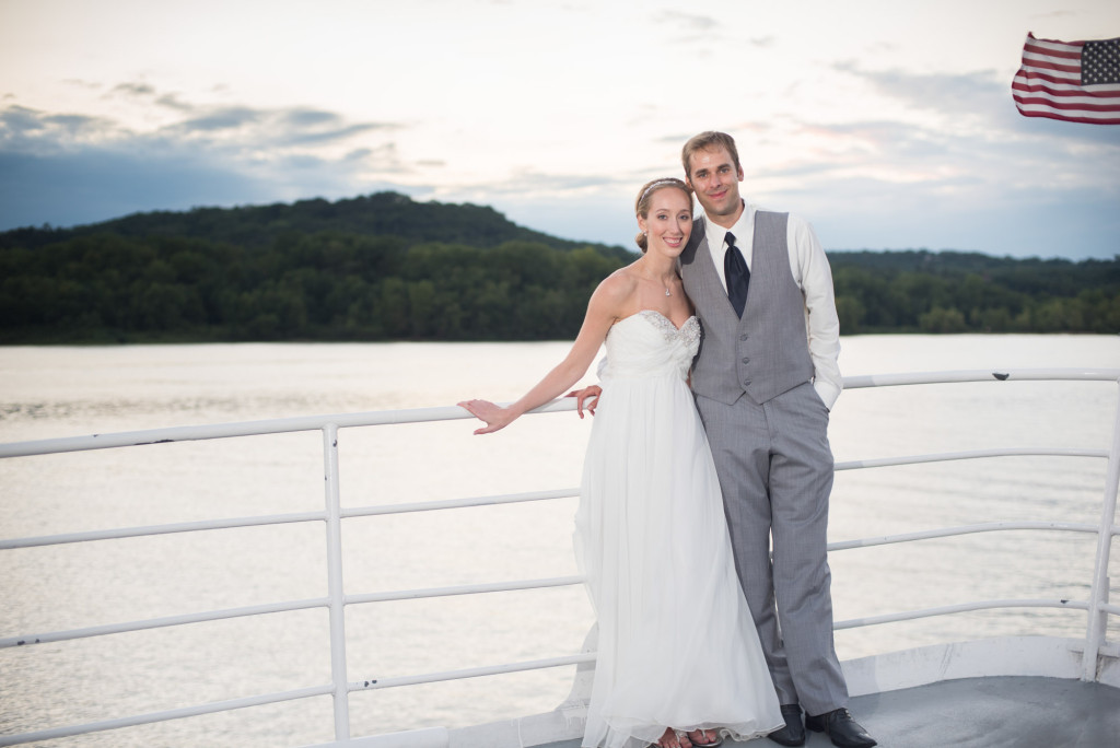 Kelly and Jeremy's summer wedding on the St. Croix river in Hudson, WI
