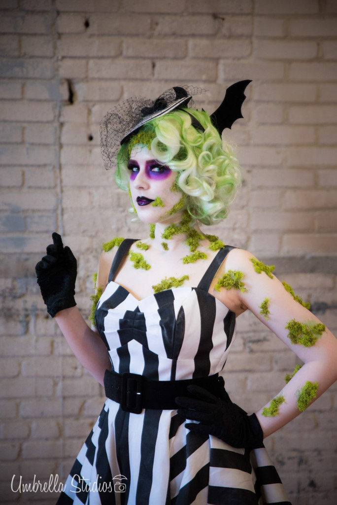 Alexandra Hanson's gender bent Beetlejuice cosplay