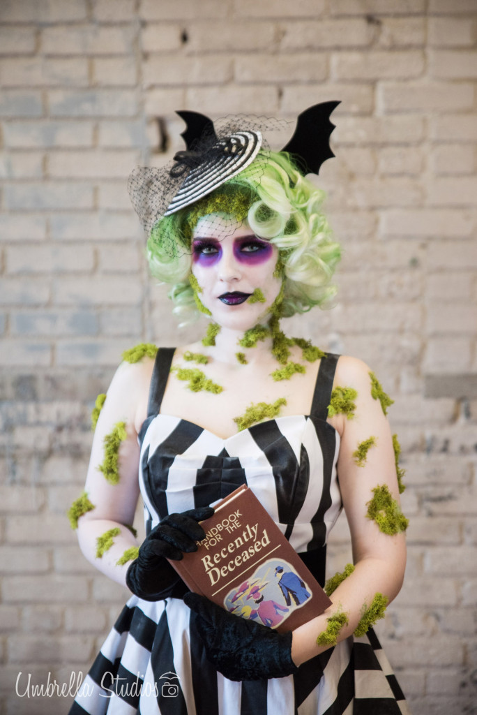 Alexandra Hanson's gender bent Beetlejuice cosplay