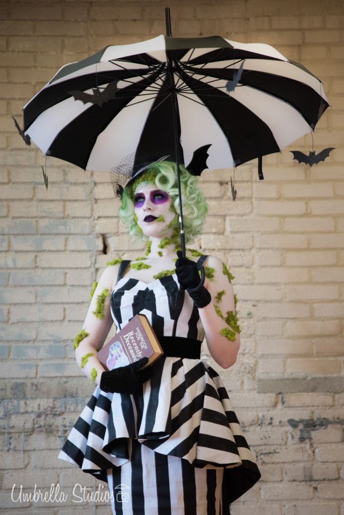 Alexandra Hanson's gender bent Beetlejuice cosplay