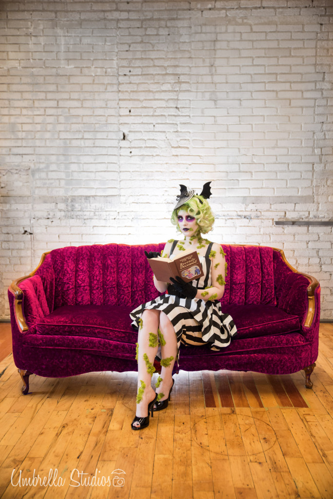 Alexandra Hanson's gender bent Beetlejuice cosplay
