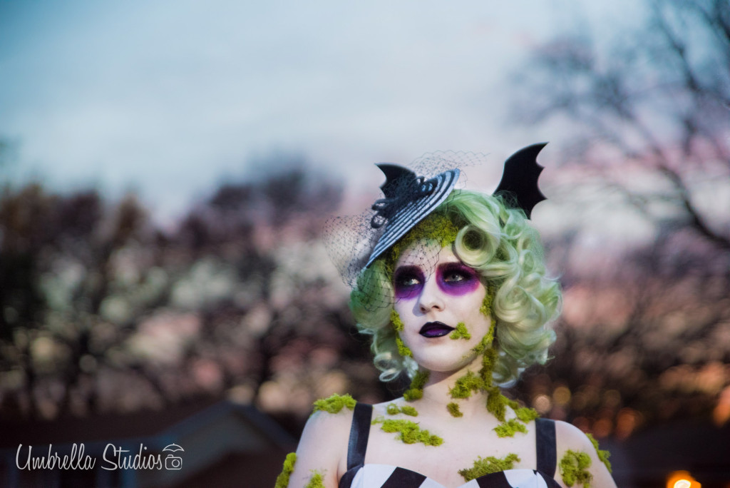 Alexandra Hanson's gender bent Beetlejuice cosplay